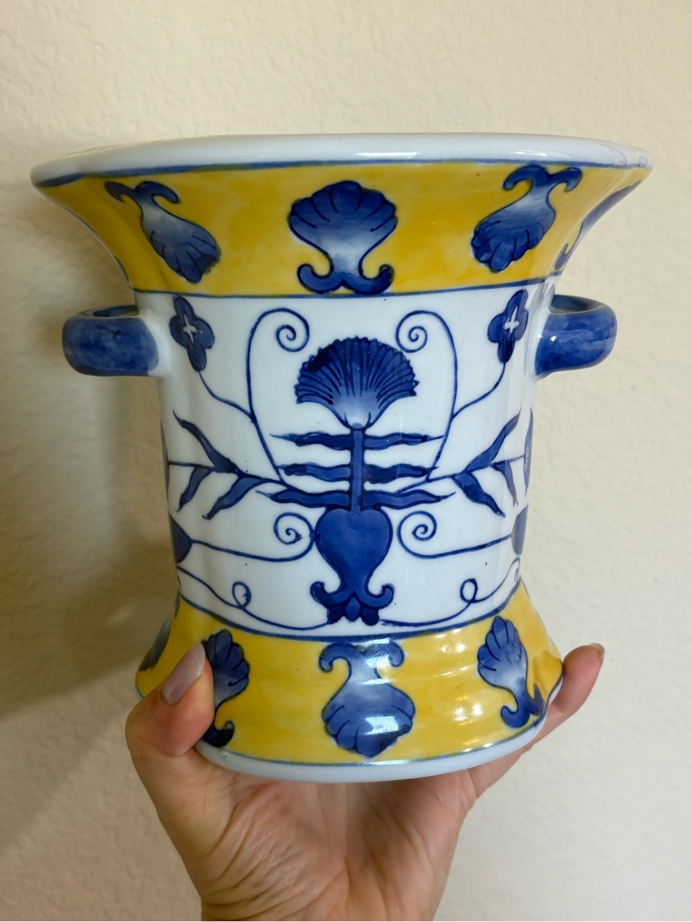 Vintage Blue and Yellow Shell Ceramic Vase/Planter/Cachepot - Picture 3 of 4